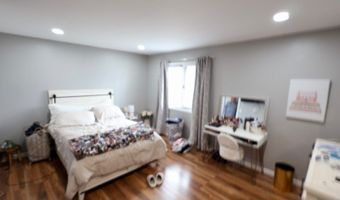 4 Sickle St, Andover, NJ 07801