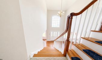 203 Cynwyd Dr, Absecon, NJ 08201