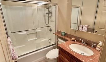 97 Anderer Ln 105, Boston, MA 02132