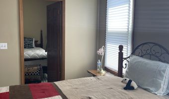 11 Stone St, Danbury, CT 06810