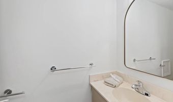 7322 Greentree Rd, Bethesda, MD 20817