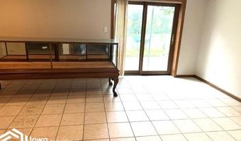 28 Schutter Cir, Algona, IA 50511