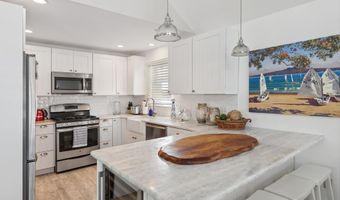 56 W 13th St, Avalon, NJ 08202