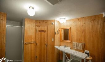 1302 E Linden St, Algona, IA 50511