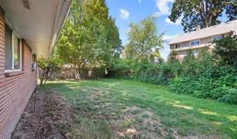 916 HARRISON St, Oregon City, OR 97045