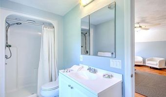 15 Sylvia Ln, Lincoln, RI 02865
