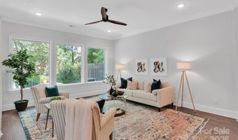 5052 Lesleewood Ct, Charlotte, NC 28226