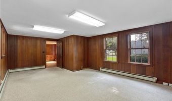 130 E Main St, Clinton, CT 06413