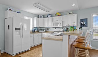108 N Kinston Ave, Atlantic Beach, NC 28512