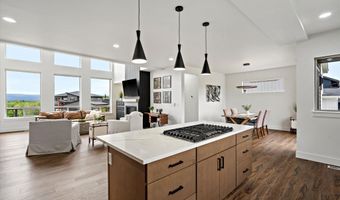 7864 Crane Cir, Anchorage, AK 99502