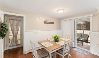 67 Vera St, Warwick, RI 02886