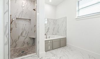 7004 Orange Ave, Bentonville, AR 72713