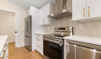 145 Lakeview Dr, Colchester, CT 06415