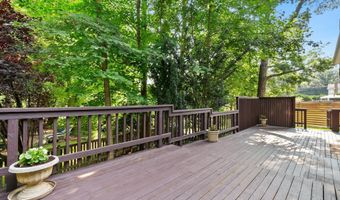 1701 GLASTONBERRY Rd, Potomac, MD 20854
