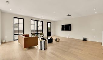 2100 4TH St NE #2, Washington, DC 20002