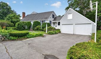 8 Marion Ave, Andover, MA 01810