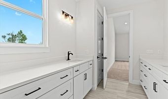8541 Joseph St, Commerce Twp., MI 48382