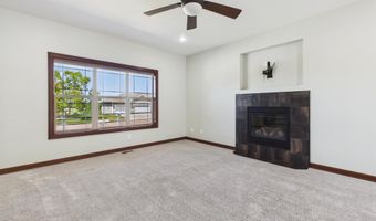 812 S 5th Ave, Brandon, SD 57005