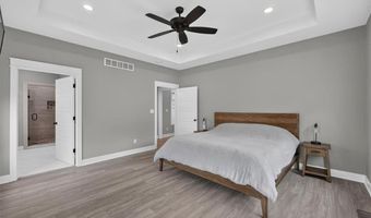 803 NE Lakota Dr, Adrian, MO 64720