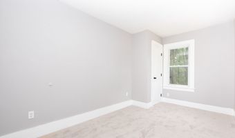 6 Crescent St, Ansonia, CT 06401