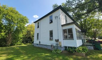 60 Summit St, Baileyville, ME 04694