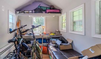 942 N MCKINLEY Rd, Arlington, VA 22205