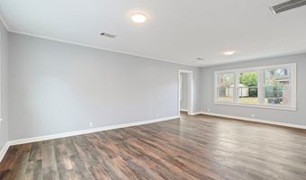 210 West St, Batesville, MS 38606