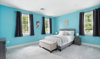 4 Morning Star Ct, Lincoln, RI 02865