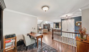 302 Fox Hollow Woods Dr, Ballwin, MO 63021