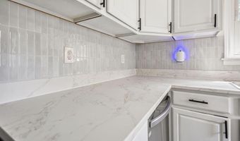 37 College St, Alexandria, OH 43001