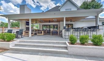 103 NE 7th St, Bentonville, AR 72712