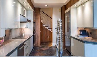 3705 NE 214 St 13, Aventura, FL 33180