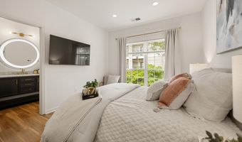 4862 EISENHOWER Ave 273, Alexandria, VA 22304