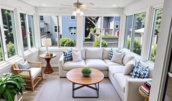 57 Friendship St, Newport, RI 02840