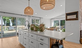 33 Slavin Path, Glocester, RI 02814