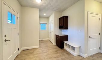 15 Morningside Dr, North Kingstown, RI 02852