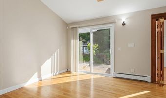 8 Ledgemont Dr, Lincoln, RI 02865