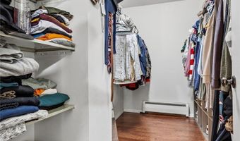 825 Valley Dr, Amherst, OH 44001