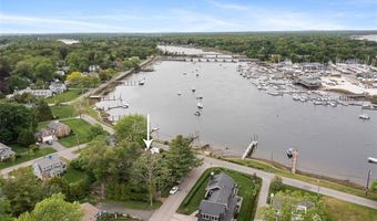 81 Mathewson Rd, Barrington, RI 02806