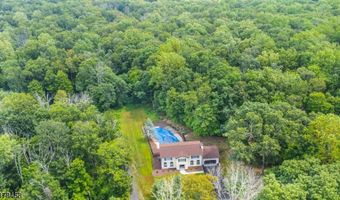 33 Huntsville Rd, Andover, NJ 07860