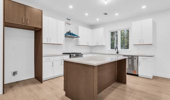393 Southern Blvd, Bayville, NJ 08721