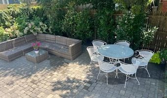 19 Stockholm St, Newport, RI 02840