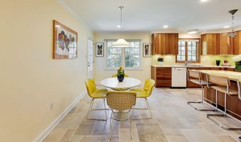 4238 50TH St NW, Washington, DC 20016