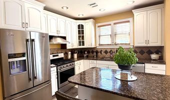 33 Livingston Ave, Avenel, NJ 07001
