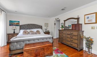 150 I U Willets Rd, Albertson, NY 11507