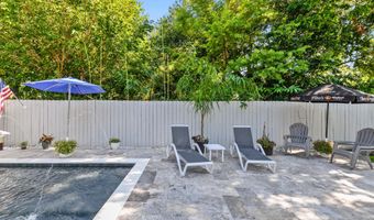 321 Saint George St, Bay St. Louis, MS 39520