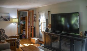 11 N Shore Rd, Chester, NH 03036