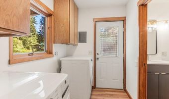 8473 E Apache Trl, Athol, ID 83801
