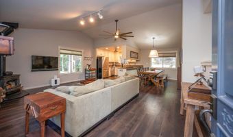 2641 Chamonix Dr, Arnold, CA 95223