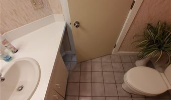 15 Hammersmith Rd 33, Newport, RI 02840